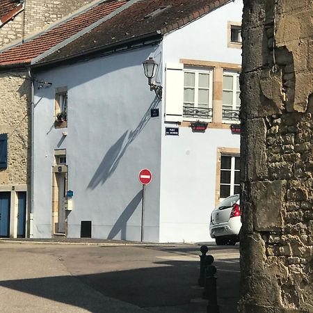 Le Gite Des Lumieres Langres Exterior foto